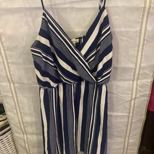 Brand : Monteau
Size : XL
Color : navy blue and white